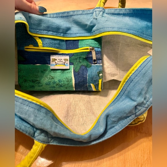 Sun n’ Sand EXTRA LARGE Beach and Pool Lined Seahorse Tote Bag - Picture 11 of 16